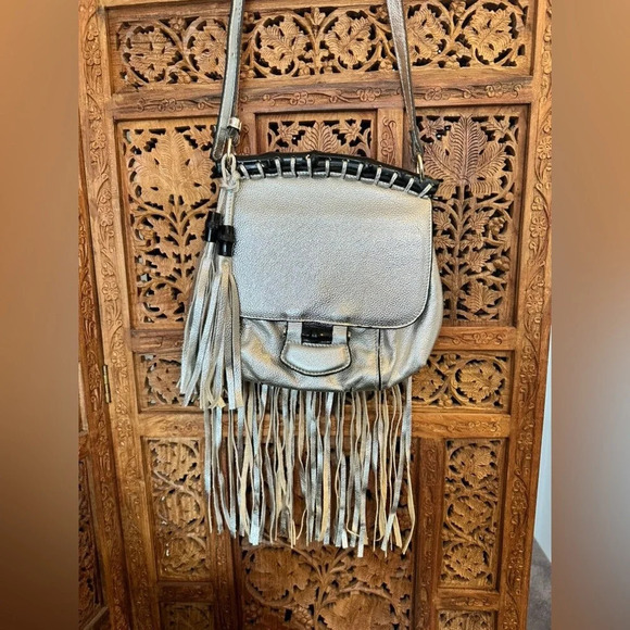 Laiwa Nouveau Gold Fringe Crossbody Bag - Picture 1 of 7
